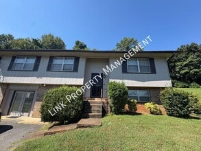 Building Photo - 2433 Meade Cir