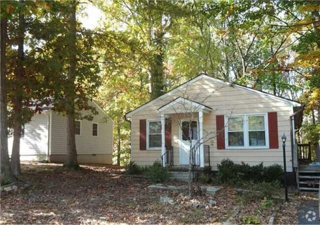 Building Photo - 3216 Sylvania Rd