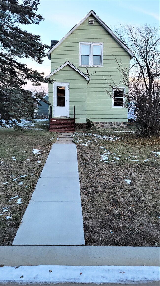 132 5th Ave S, Biwabik, MN 55708 House Rental in Biwabik, MN