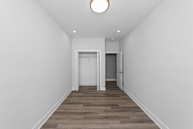 Building Photo - 6632 S Kenwood Ave