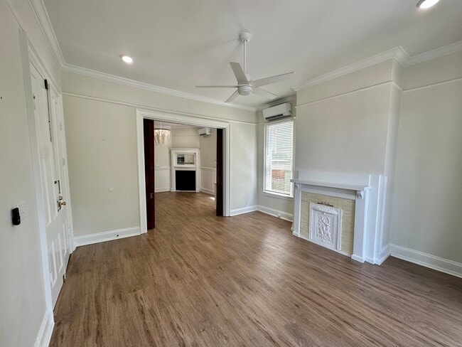 Living Room - 632 Arlington Pl