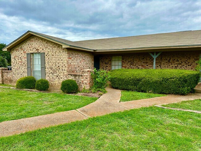 Building Photo - G 201-203 Gruver Circle