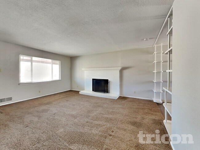 Foto del edificio - 1370 University Terrace