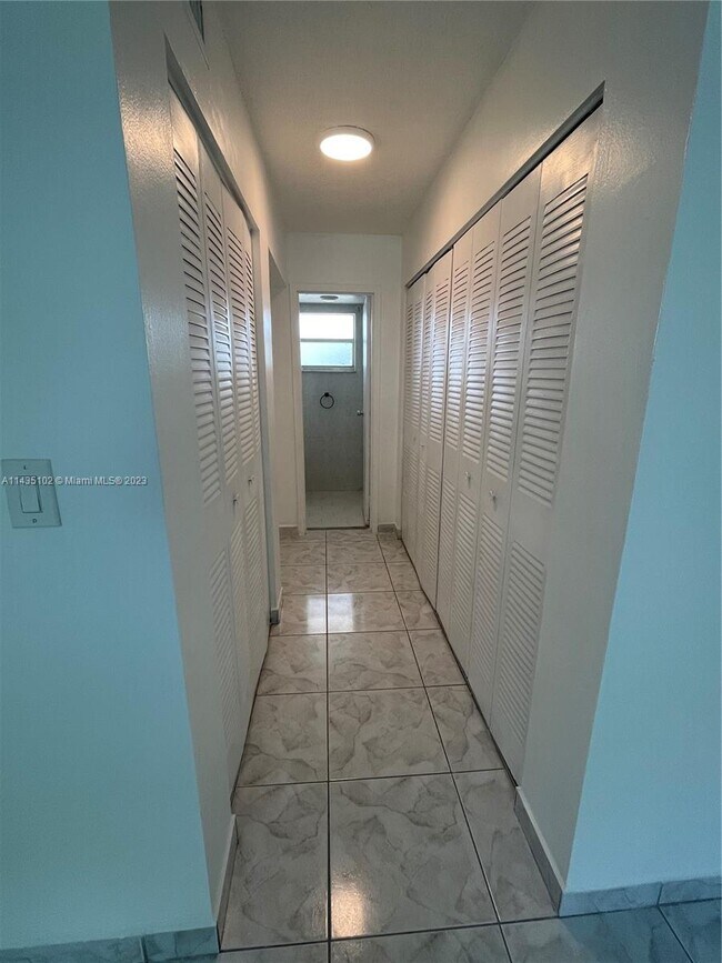 Foto del edificio - 14140 SW 84th St