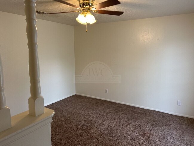 Foto del edificio - 1811 Janis Dr