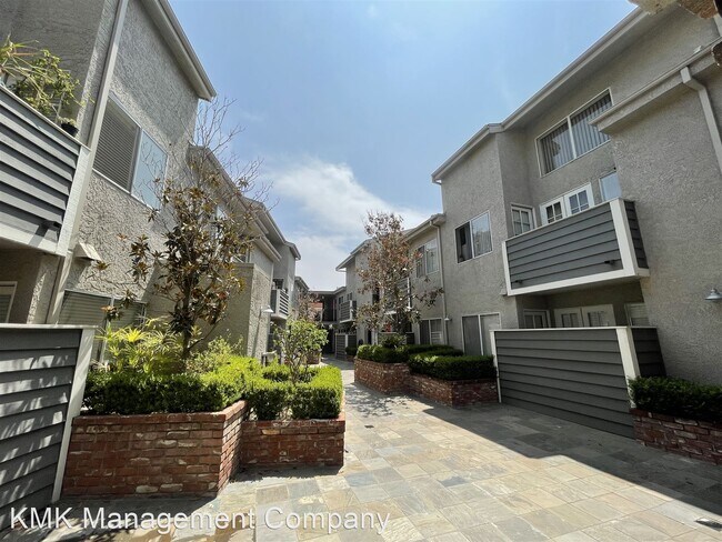 Foto del edificio - 2 br, 2.5 bath Apartment - 3616 Cardiff Av...