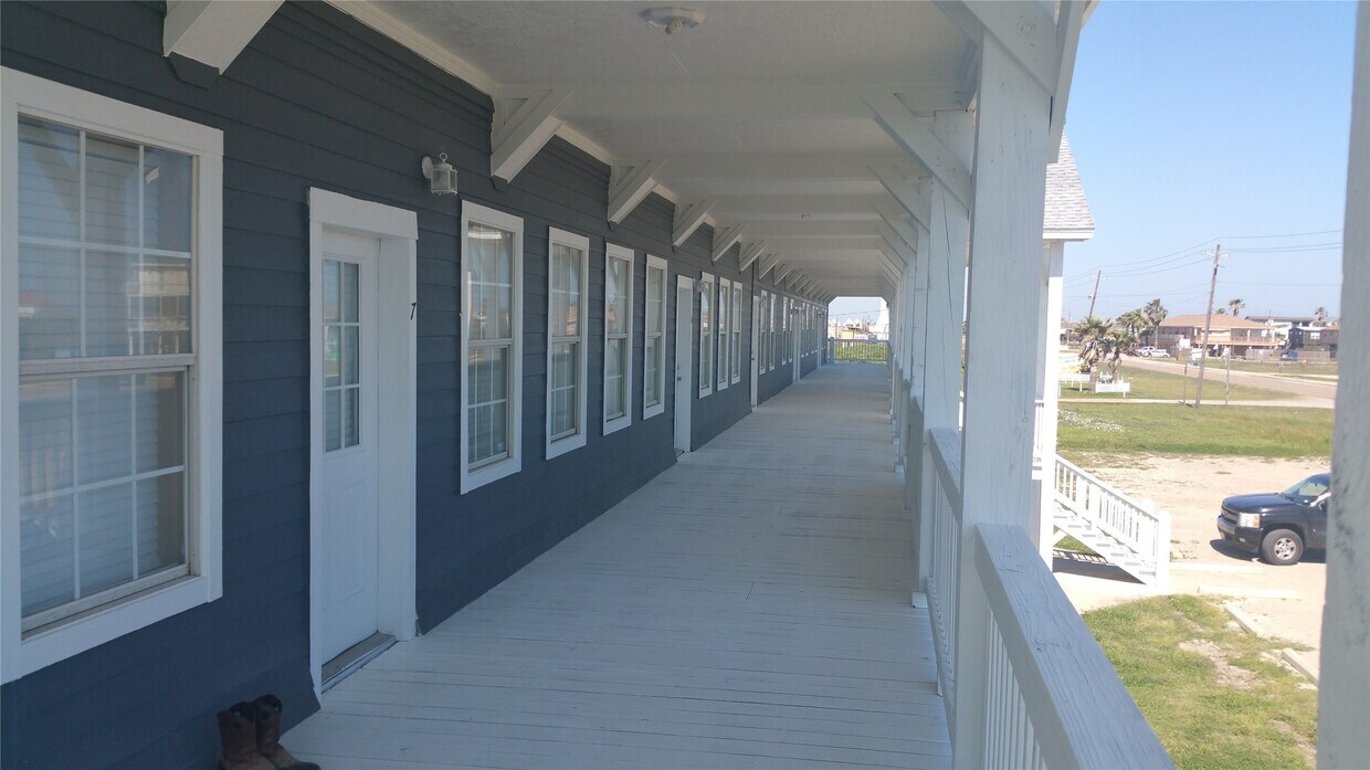 Foto del edificio - 1015 Bluewater Hwy