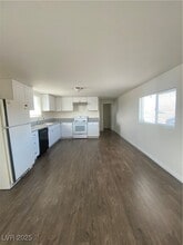 Building Photo - 1470 Michael Dr