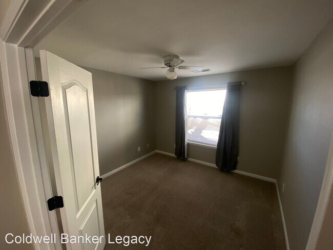Building Photo - 3 br, 2 bath House - 11100 Academy Ridge NE