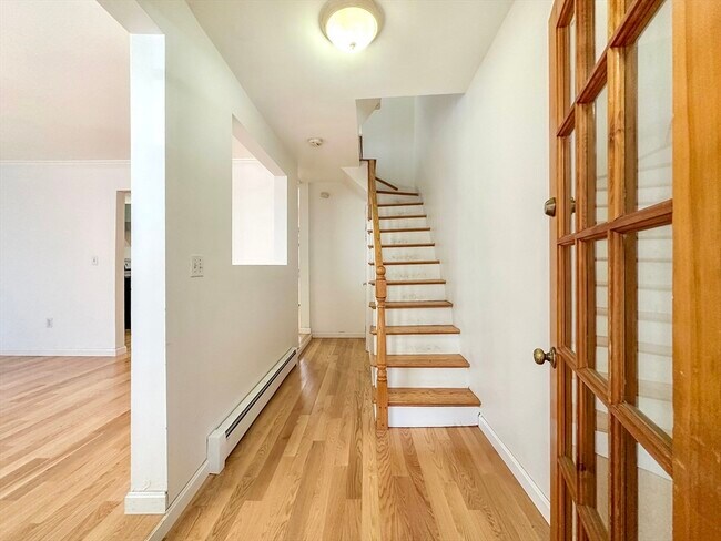 Foto del edificio - 244 Everett St