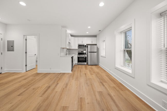 Foto del edificio - 4245 Troost Ave