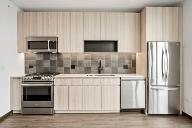 Photo - 1371 W Randolph St Apartment