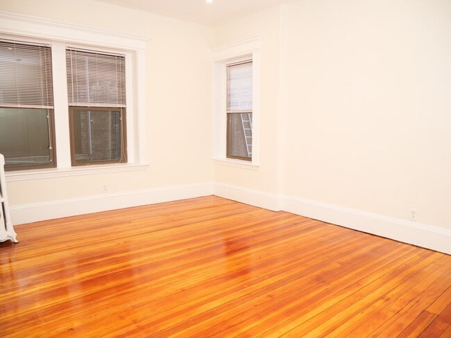 Foto del edificio - 1378 Beacon St