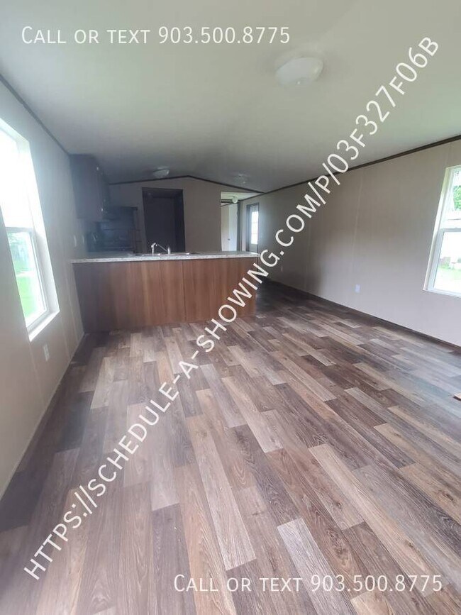 Building Photo - 755 Harveydale Dr