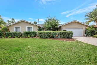 Building Photo - 5320 SW 21st Ct