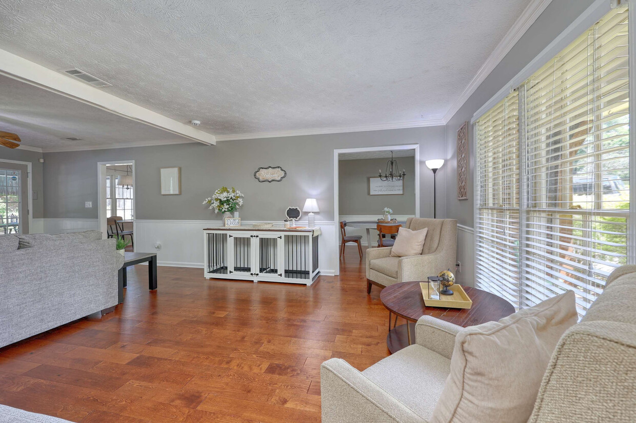 Primary Photo - 3 Mace Ct