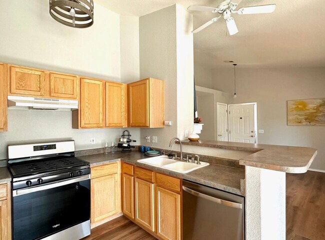 Building Photo - 3895 Strawberry Field Grv