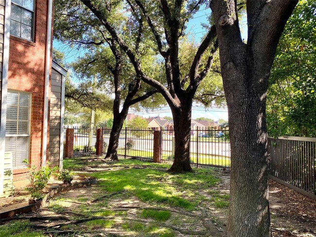 Foto del edificio - 3647 W Northgate Dr