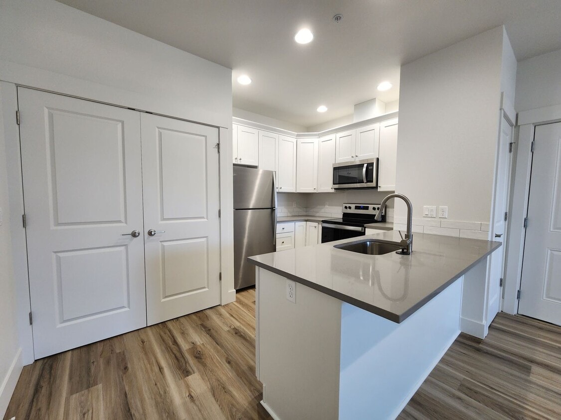 Primary Photo - Beautiful Brand New Modern Apartment Homes...