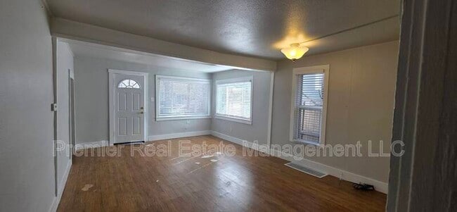 Building Photo - 135 Osceola St