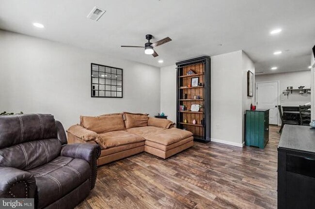 Foto del edificio - 519 Byler Cir