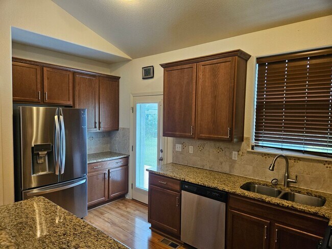 Building Photo - 4 Bed 3 Bath Home in Strasburg with a 3 Ca...