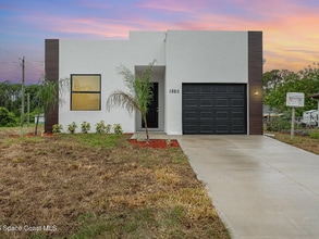 Building Photo - 1880 Warton Ave SE