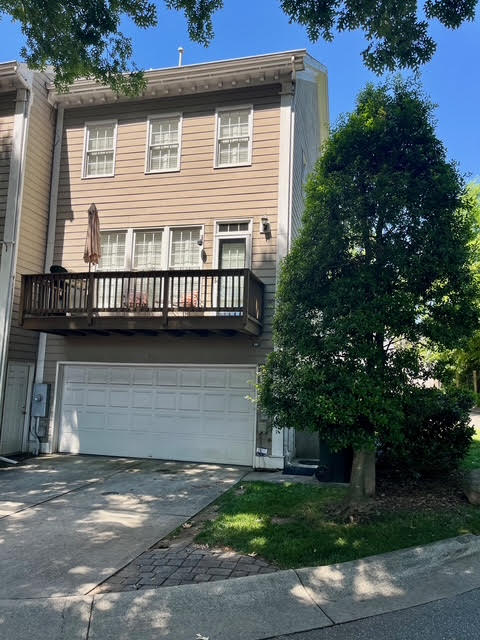 Building Photo - 717 McClure Dr