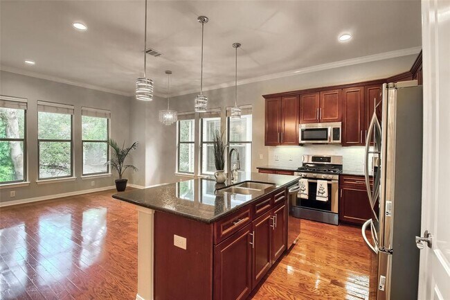 Foto del edificio - 1115 Kinney Ave