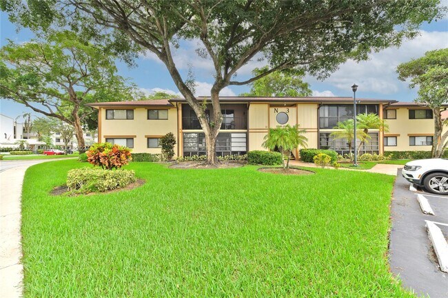 Building Photo - 10959 W Clairmont Cir