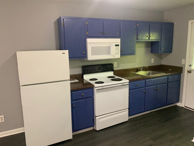Building Photo - 1104 Penrose Dr