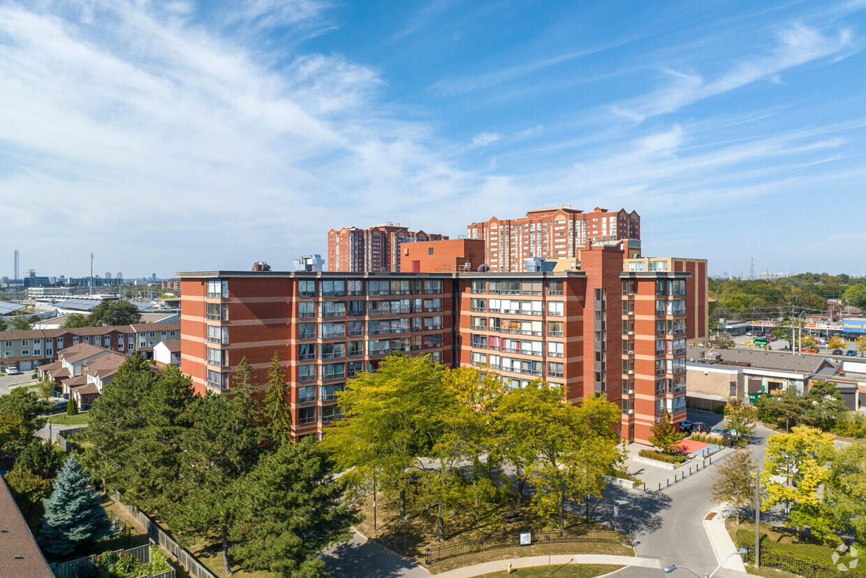 Primary Photo - Gus Harris Place