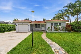 Building Photo - 719 N 31st Rd