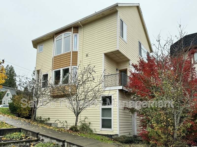 Foto principal - 3340 SW 12th Ave