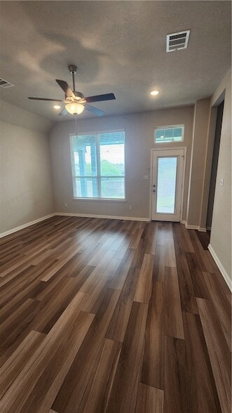 Building Photo - 2006 Theresa Dr