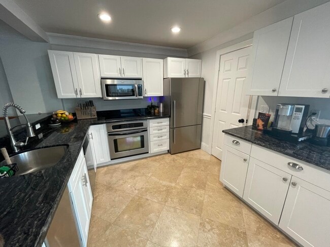 Building Photo - 483 Pelican Way