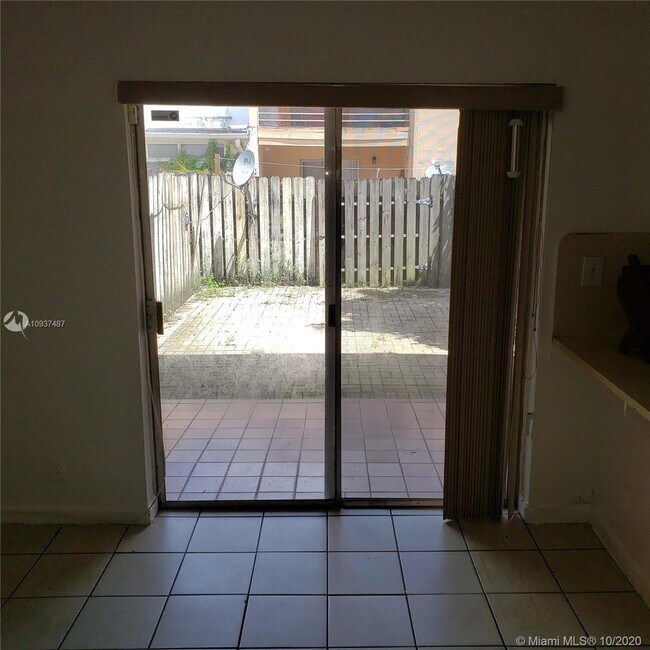 Foto del edificio - 5971 NW 24th Ct