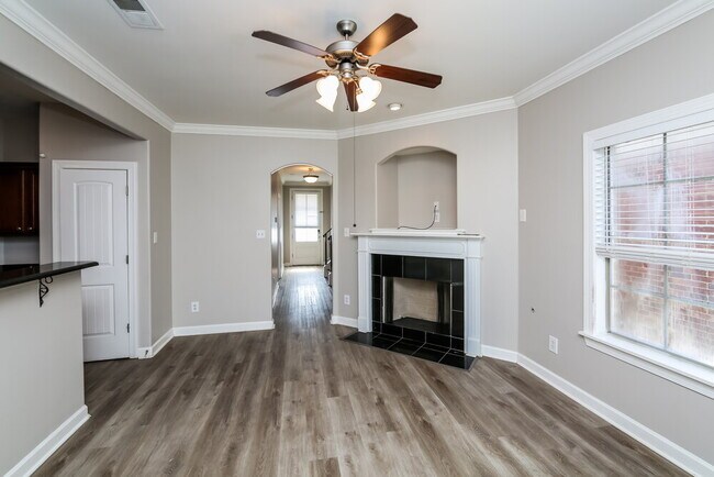 Building Photo - 7400 Brentridge Dr
