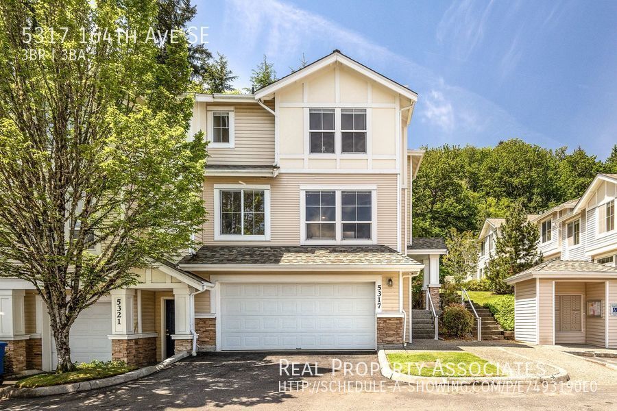 Primary Photo - Lakemont View Townhome | 3 Bedroom + Bonus...