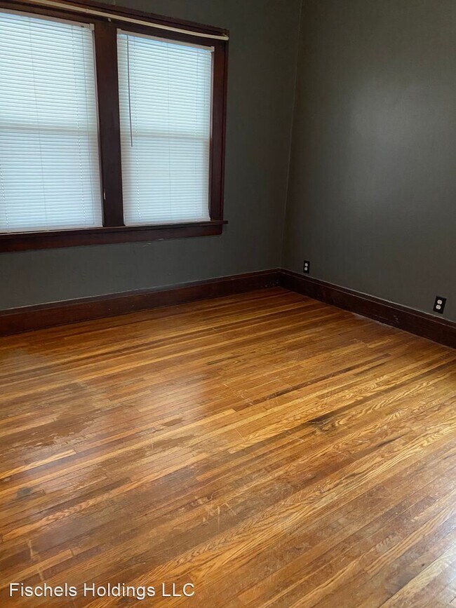Building Photo - 2 br, 1 bath House - 832 Riehl