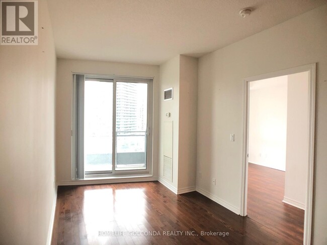 Building Photo - 18 Holmes Ave