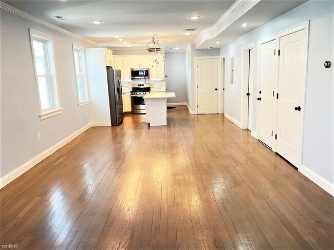 Building Photo - 4 br, 2 bath Duplex - 54 Crescent Ave