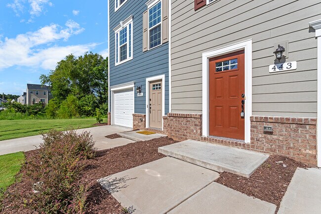 Building Photo - 443 Brier Summit Pl