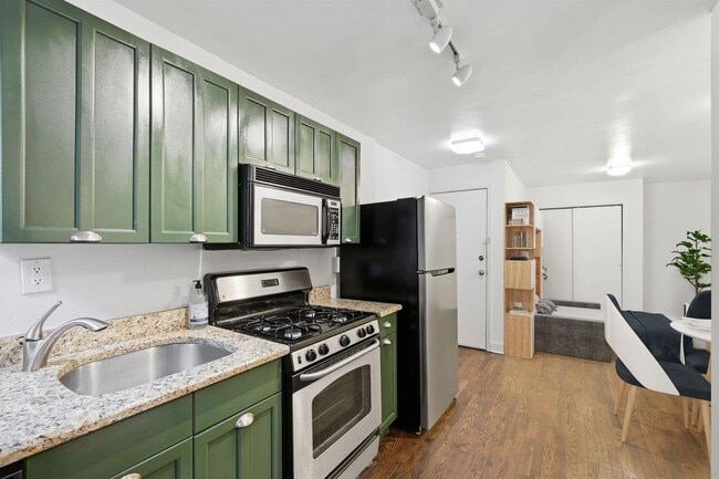 Building Photo - 63 Jefferson St