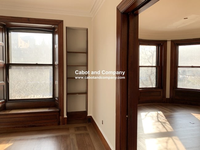Building Photo - 343 Commonwealth Avenue
