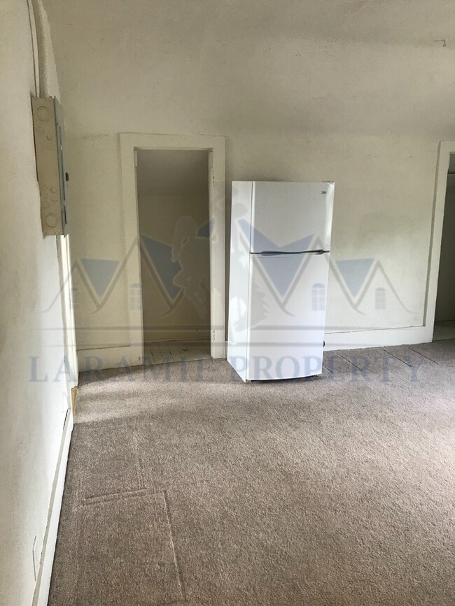 Building Photo - Studio Apartment