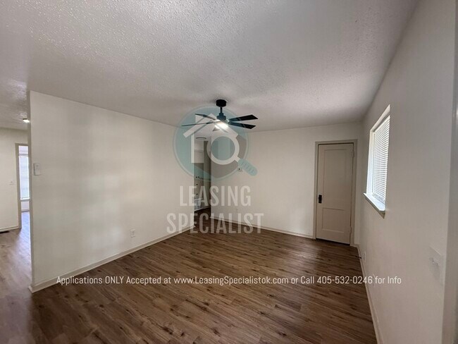 Building Photo - Charming South East OKC Home AVAILABLE FOR IMMEDIATE MOVE IN!