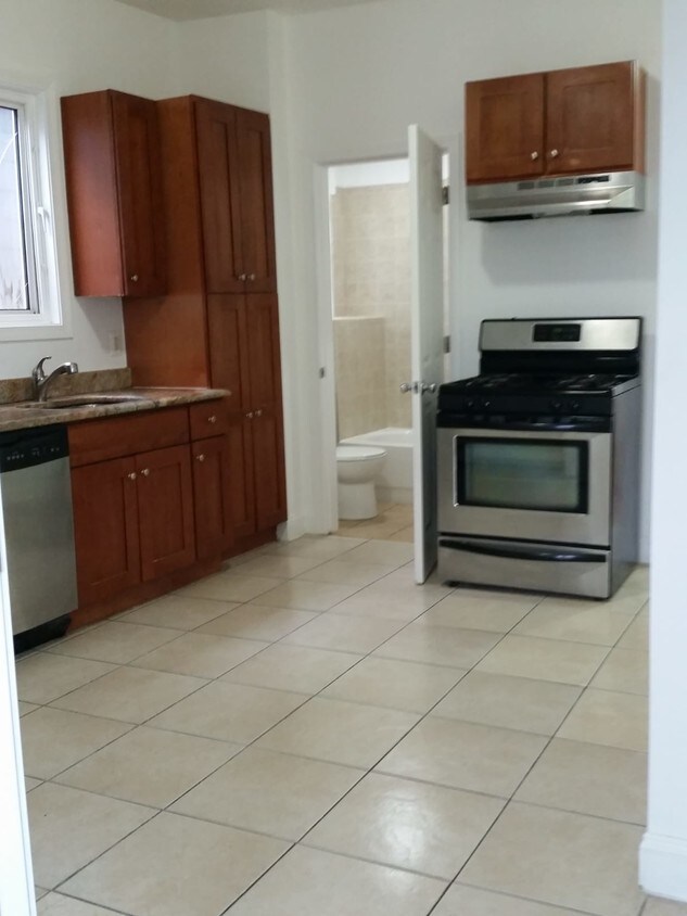 Primary Photo - 522 Saratoga St