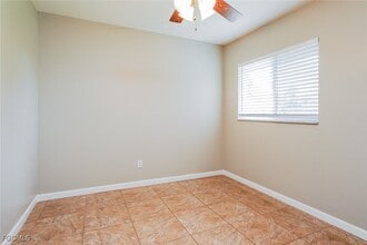 Building Photo - 2214 SW 2nd Ct