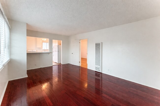 Foto del edificio - 906 Edgewood St